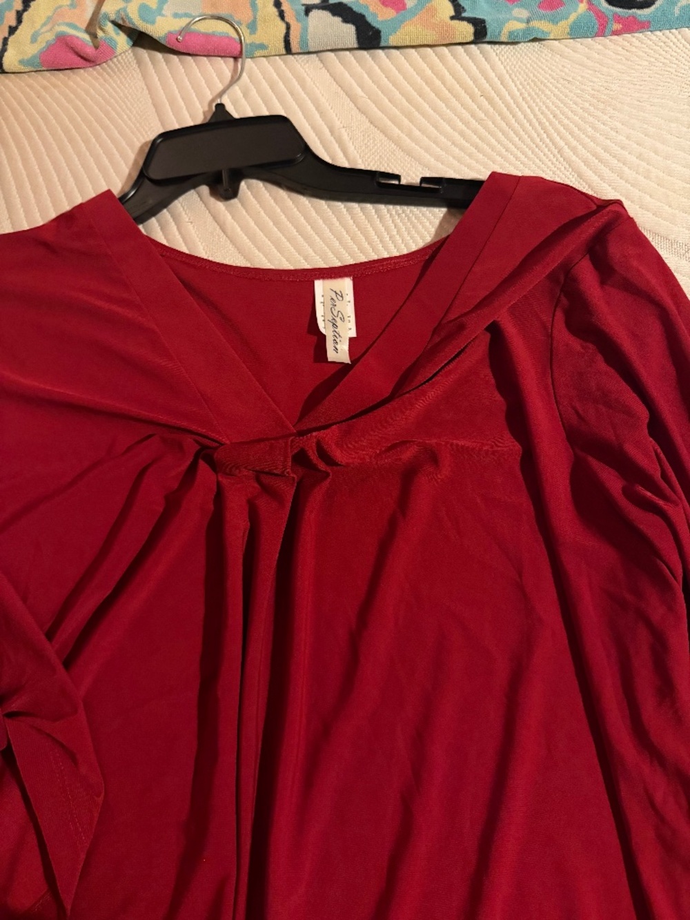 Woman’s blouse - Picture 1 of 2